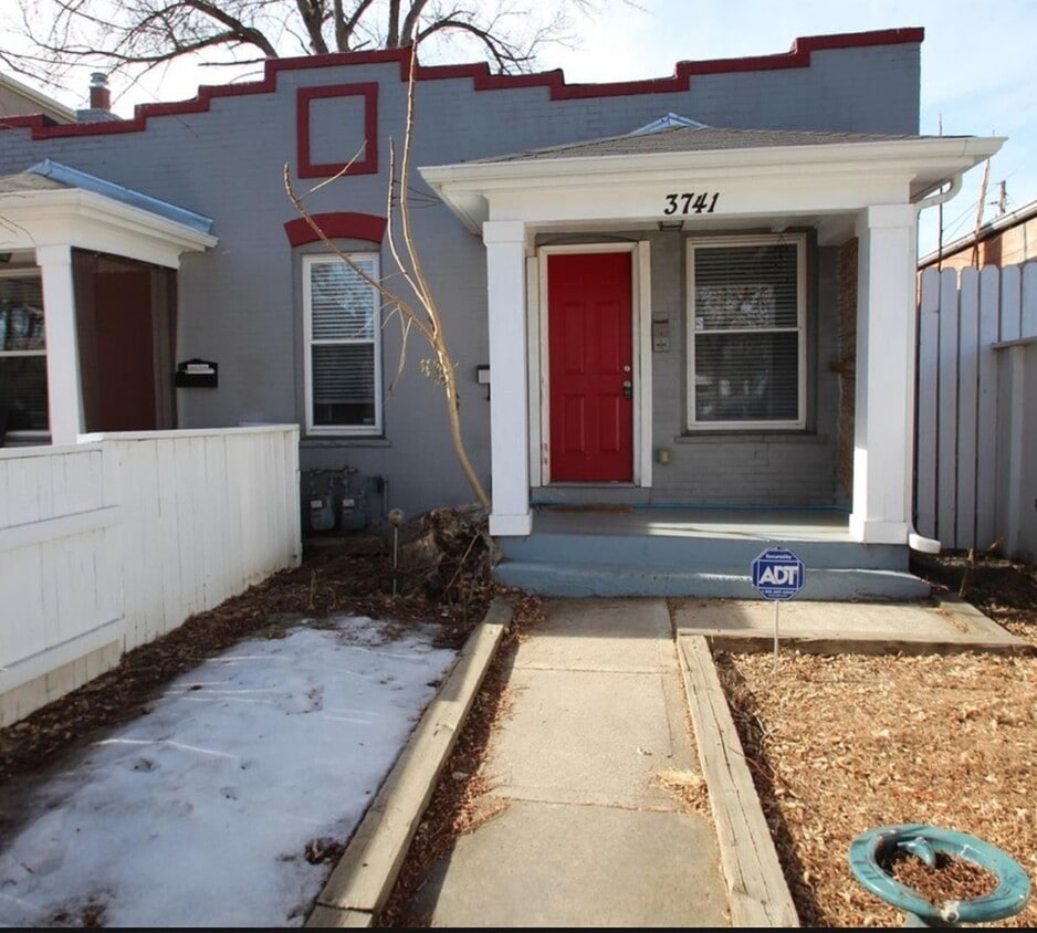 Cozy, charming 2 bedroom in Denver - Available June 1, 2026! - Cozy, charming 2 bedroom in Denver - Available June 1, 2026!