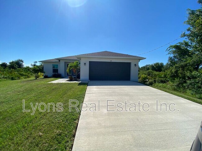 Foto del edificio - 126 Smallwood Rd