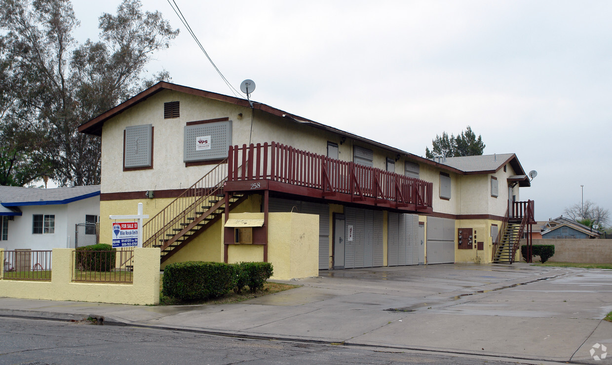 Primary Photo - 258 E Bryant St