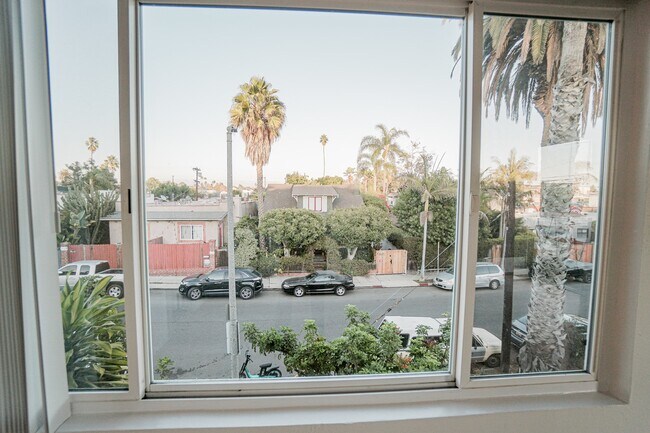 Foto del edificio - 241 4th Ave