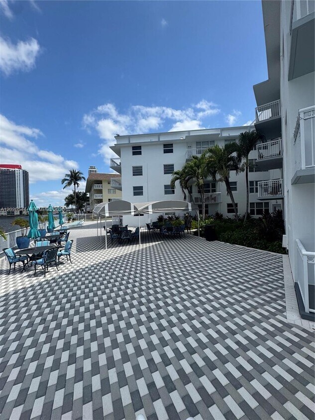 Foto del edificio - 1913 S Ocean Dr