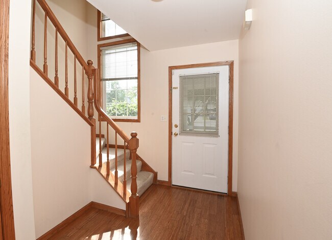 Building Photo - 162 Sherwood Ct