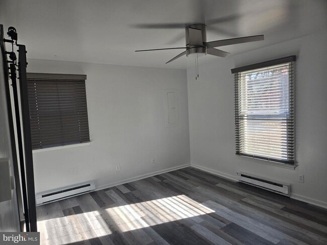 Building Photo - 311 E Park Ave