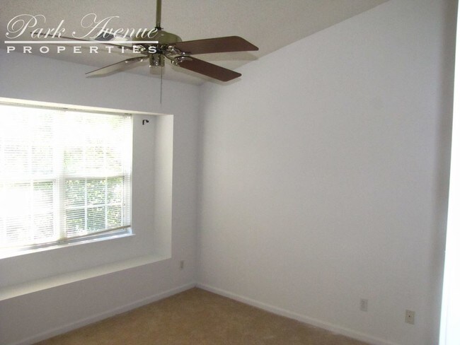 Foto del edificio - 622 Emerald Cove Dr--Pending Lease