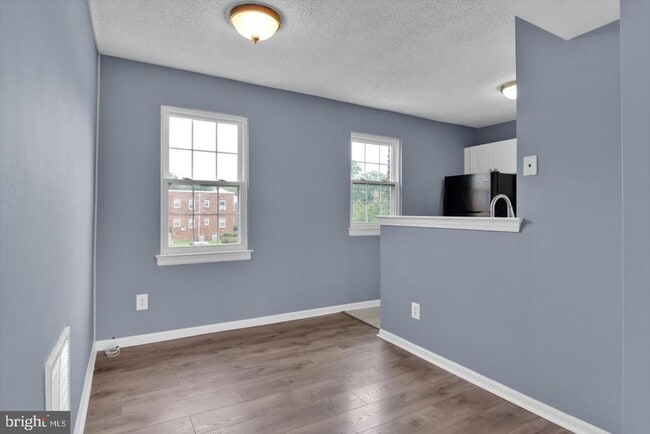 Building Photo - 100 Park Blvd