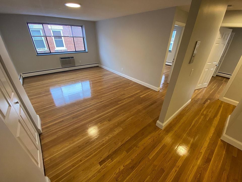 *Pictures are representative samples of the advertised unit. In some cases, the actual units you tou - 22 Winslow Rd
