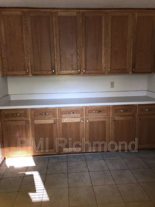 Building Photo - 6249 Debora Dr