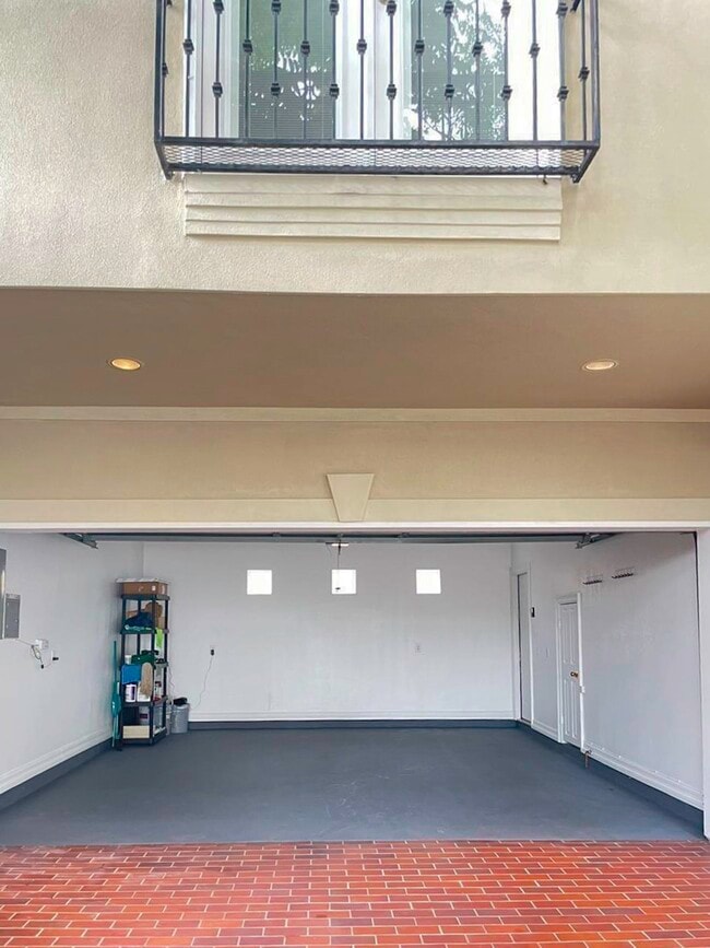 Building Photo - 1318 Peden St