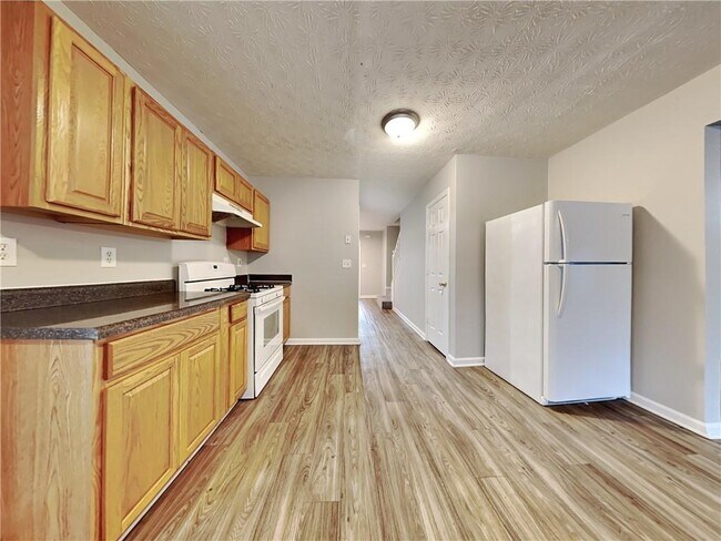 Building Photo - 480 Concord Terrace