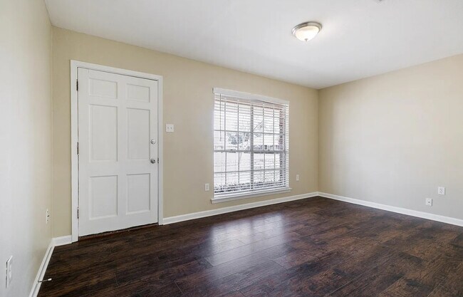Foto del edificio - 5219 Goodland Dr