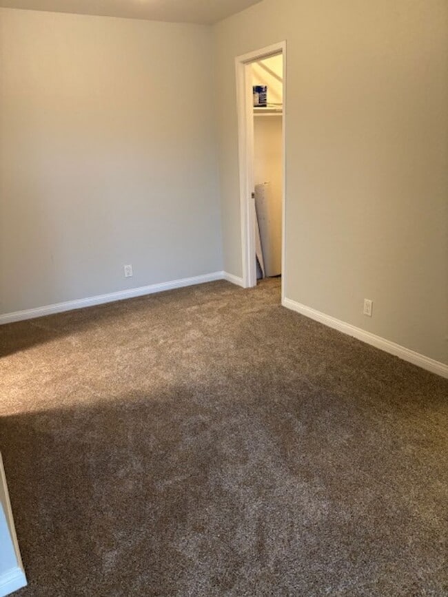 Building Photo - 1085 Murrieta Blvd