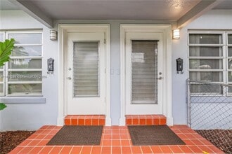 Building Photo - 262 SW 31st Ct