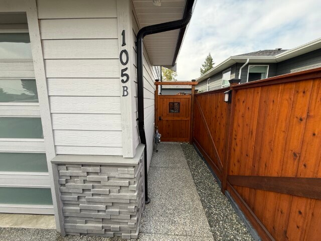 Primary Photo - 105 Tom Harris Dr