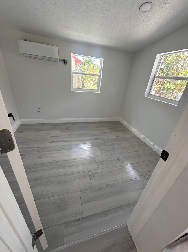 Foto del edificio - 420 Chipewyan Dr