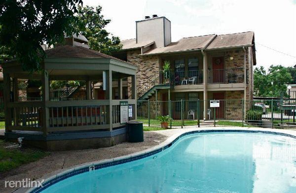 Building Photo - 100 Warden Ln