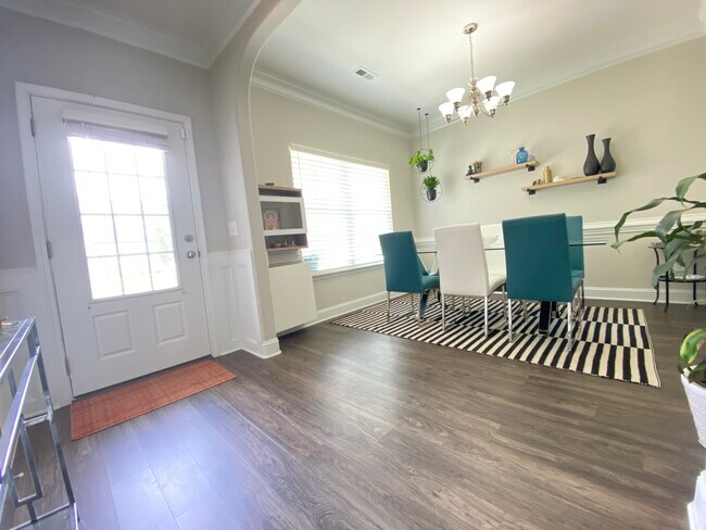 Building Photo - 5605 Marblehead Dr