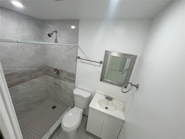 Foto del edificio - 5803 Buchanan St