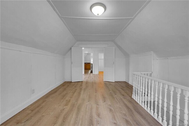 Building Photo - 18 Chestnut Pl