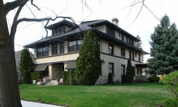 Building Photo - Genova Apartments