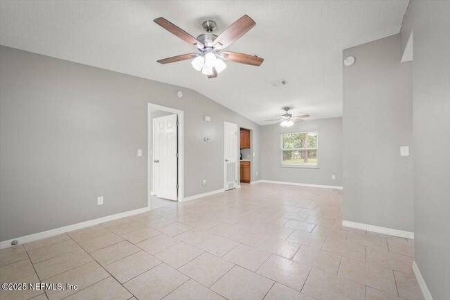 Foto del edificio - 7945 Herlong Rd