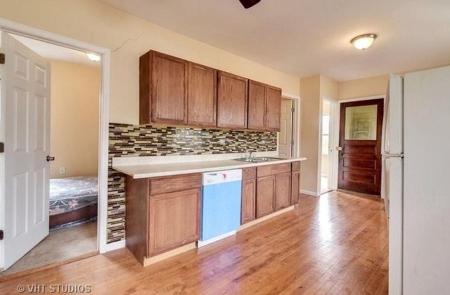 Foto principal - 7712 S Drexel Ave