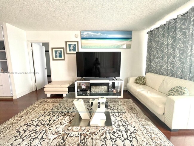 Building Photo - 2201 S Ocean Dr