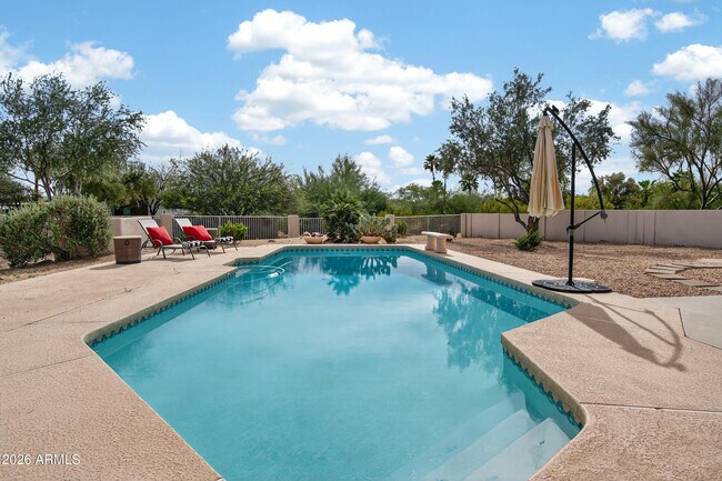 Foto del edificio - 8001 E Vista Bonita Dr