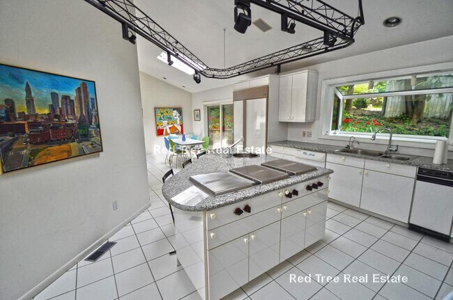 Foto del edificio - 128 Baldpate Hill Rd