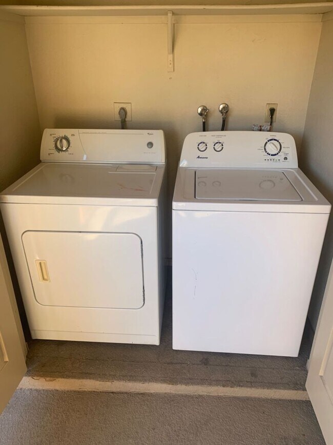 Foto del edificio - 2 bed 1 bath condo for rent -$1300