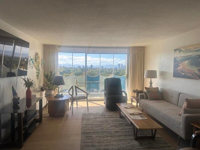 Building Photo - 1155 Ash St.