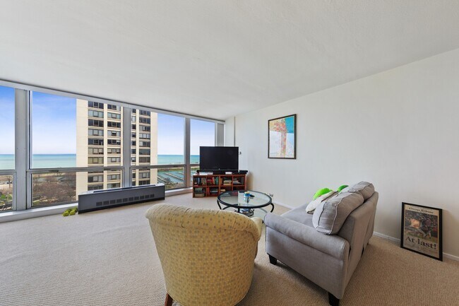 Foto del edificio - 330 W Diversey Pkwy