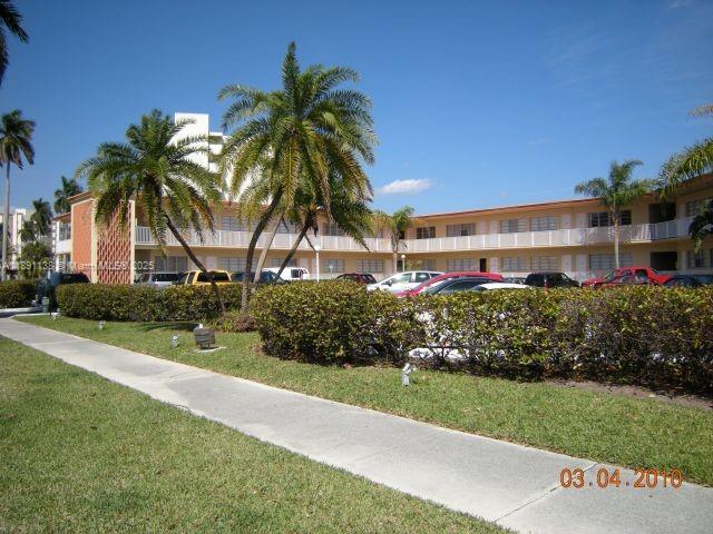 Foto del edificio - 26 Diplomat Pkwy