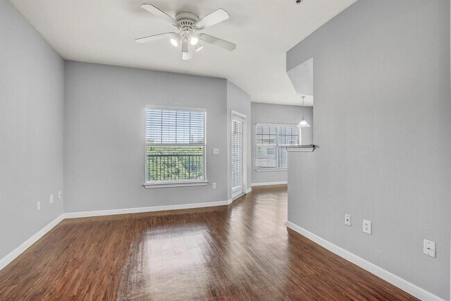 Building Photo - 2320 Gracy Farms Ln