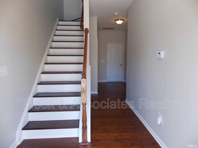 Foto del edificio - 1434 Van Page Boulevard