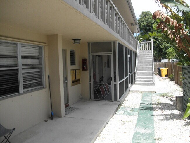 Building Photo - 817 S Federal Hwy