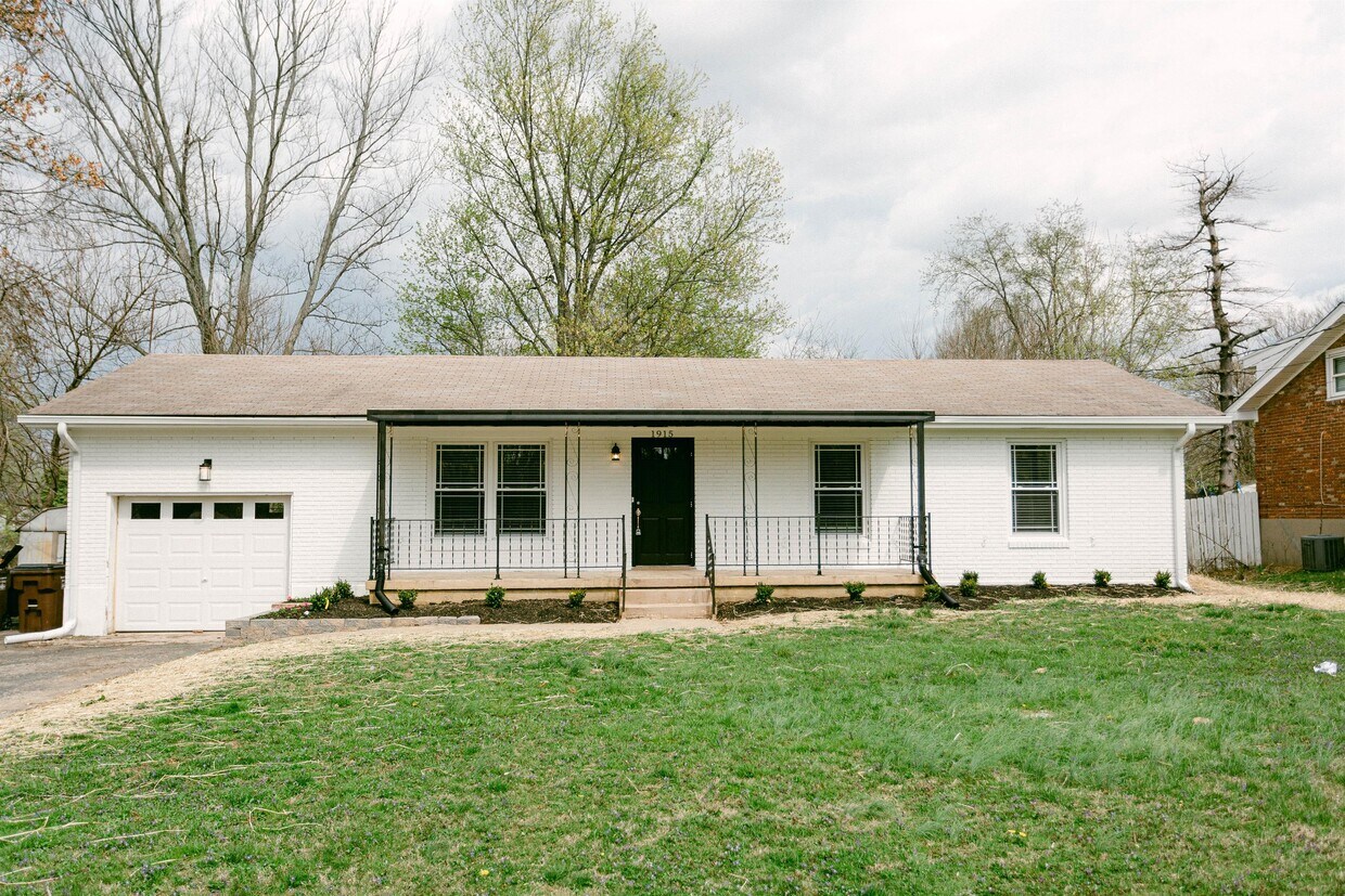 1915 Myddleton Dr, Louisville, KY 40243 House Rental in Louisville