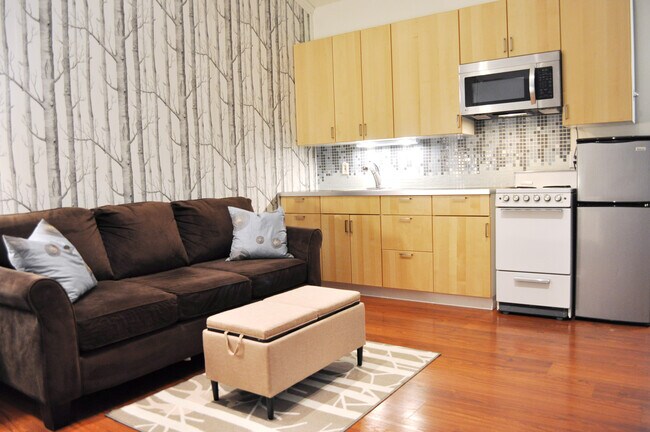 Queen sofabed for guests - 2175 Sidewinder Dr