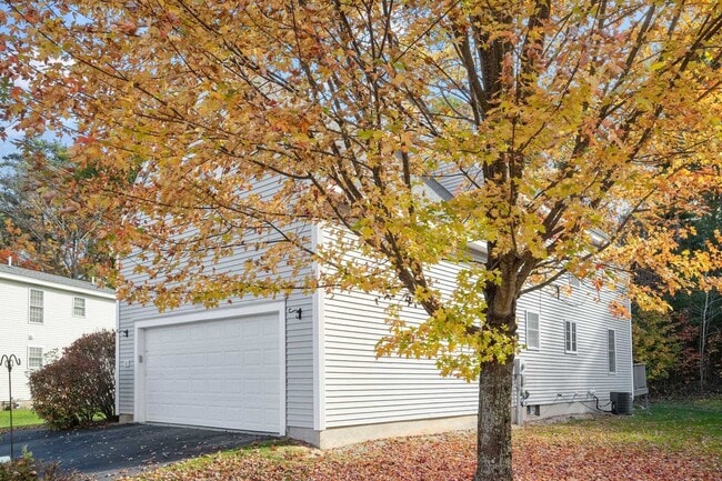 Building Photo - 131 Forest Hill Way