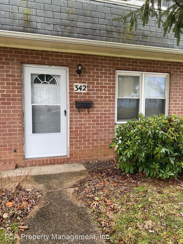 3 br, 1 bath House 342 Center Deen Avenue House Rental in Aberdeen