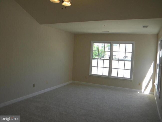 Foto del edificio - 225 Deer Meadow Ln