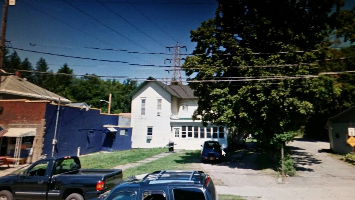 Foto principal - 340 W Main St