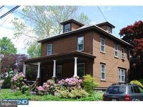 Building Photo - 114 N Main St