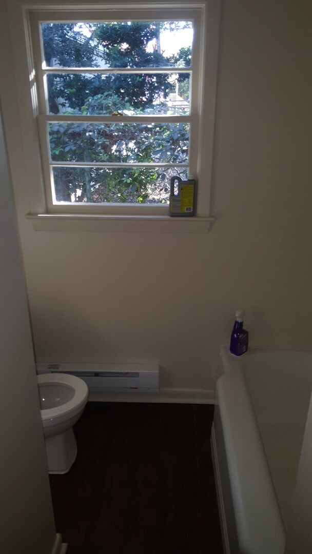 Building Photo - 9548 11th Bay St