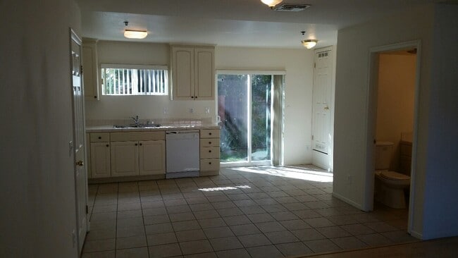 Foto del edificio - 15916 Sherman Way