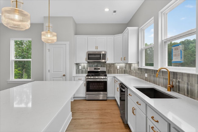 Foto del edificio - 408 Nathaniel Wy