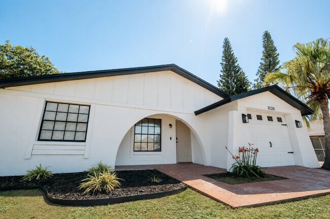 Building Photo - 3120 Sandspur Dr