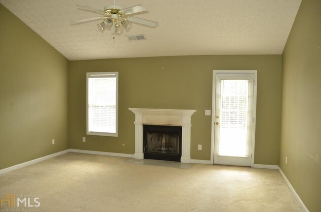 Building Photo - 324 River Landing Dr