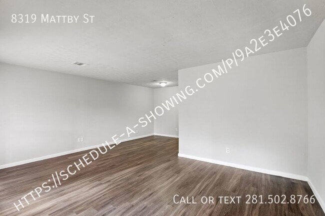 Foto del edificio - AVAILABLE NOW!
