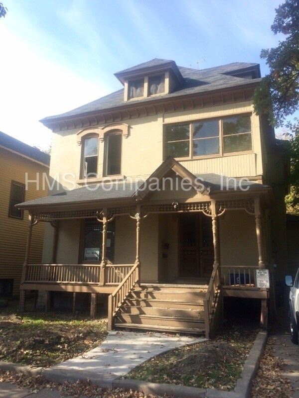 Foto principal - 712 S Burdick St