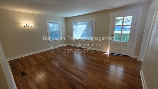 Building Photo - Charming Mid-Century Bungalow & Updated Cottage in the Heart of Downtown Sonoma ~340 Church Street